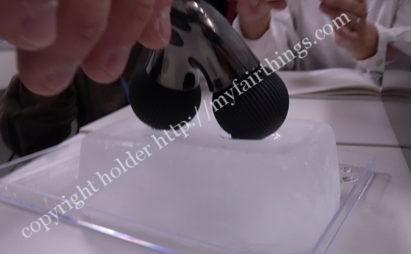 オニキスブラックで氷を溶かす実験